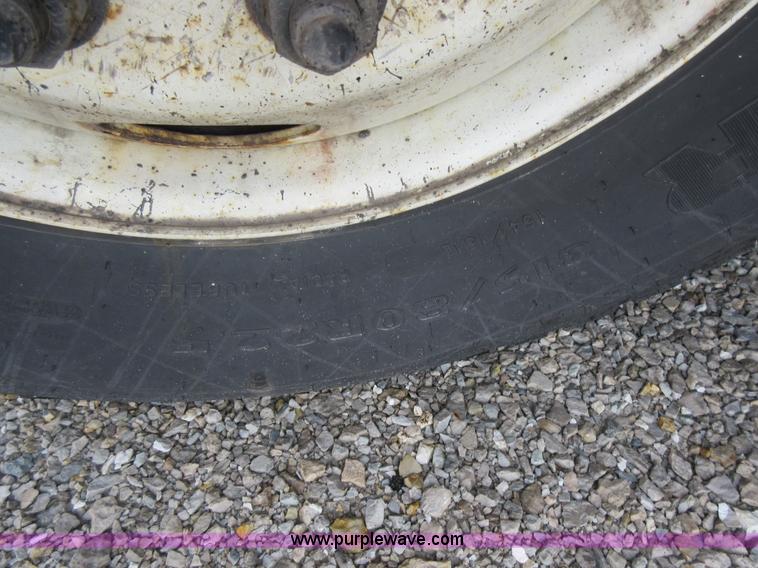 image for item K5258 1999 International 4900 dump truck