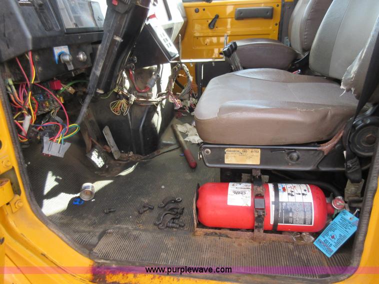 image for item K5258 1999 International 4900 dump truck