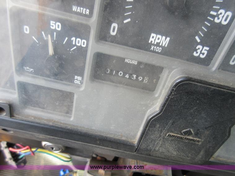 image for item K5258 1999 International 4900 dump truck