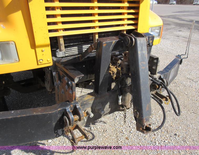 image for item K5264 2002 International 4900 dump truck