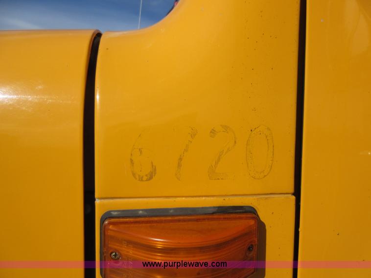 image for item K5264 2002 International 4900 dump truck