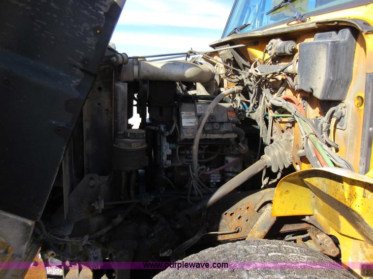 image for item K5264 2002 International 4900 dump truck