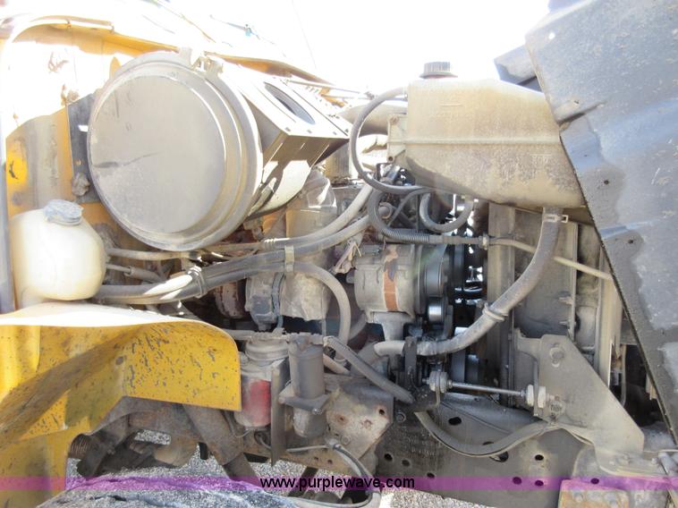 image for item K5264 2002 International 4900 dump truck