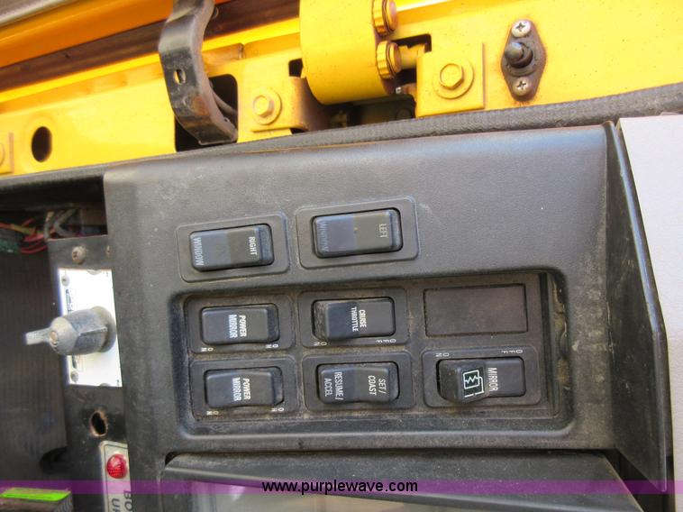 image for item K5264 2002 International 4900 dump truck