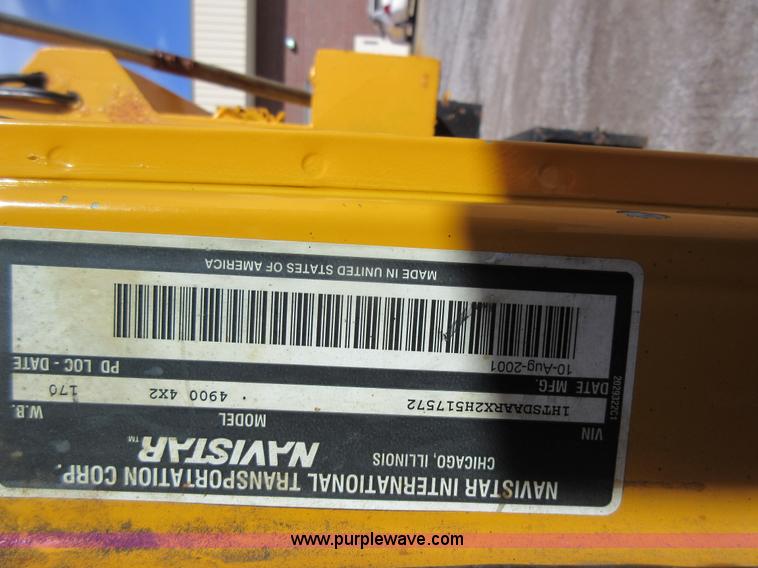 image for item K5264 2002 International 4900 dump truck