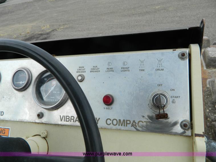 image for item K8229 1989 Ingersoll Rand SD150F single drum vibratory compactor