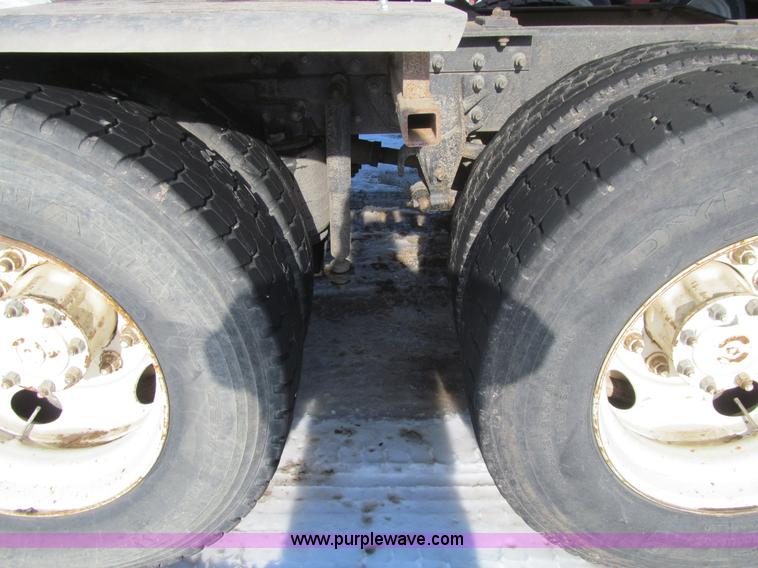 image for item L1839 1998 Mack CH613 semi truck