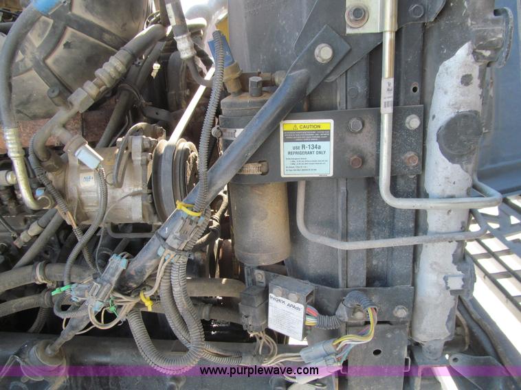 image for item L1839 1998 Mack CH613 semi truck