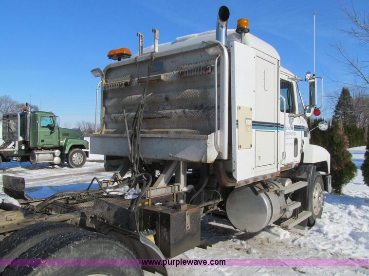 image for item L1840 1992 Mack CH613 semi truck