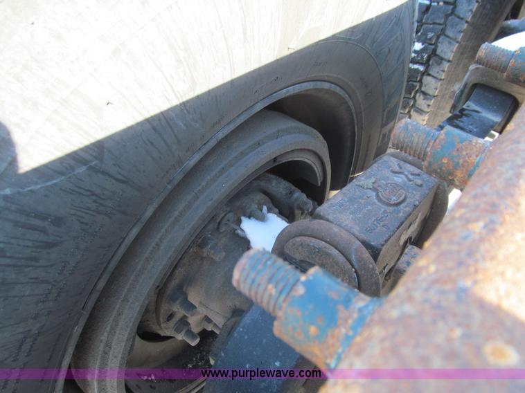 image for item L1841 2004 Mack CH613 semi truck