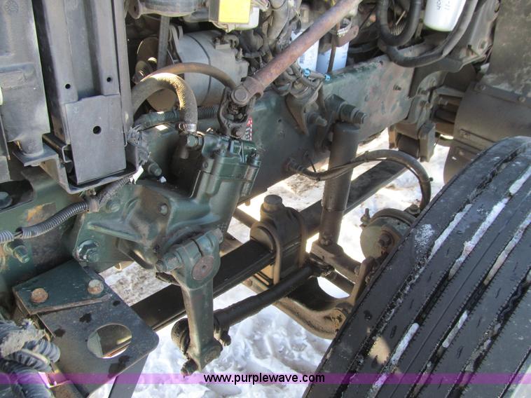 image for item L1841 2004 Mack CH613 semi truck