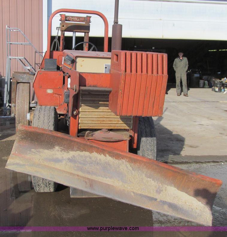 image for item L1844 1984 Ditch Witch 6510 trencher
