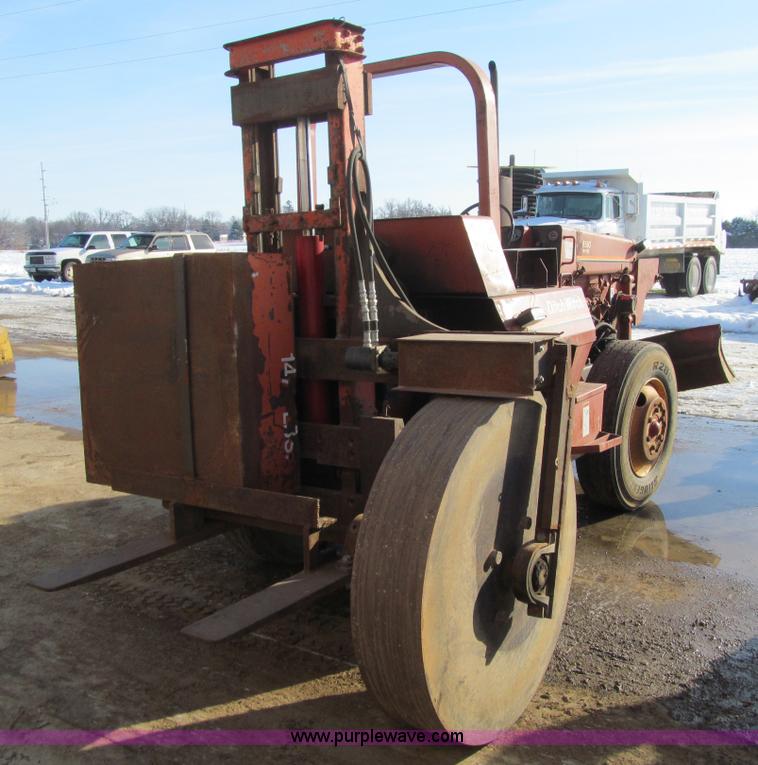 image for item L1844 1984 Ditch Witch 6510 trencher