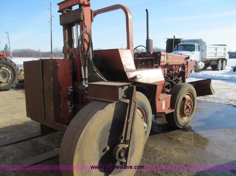 image for item L1844 1984 Ditch Witch 6510 trencher