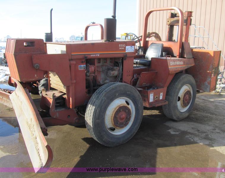 image for item L1844 1984 Ditch Witch 6510 trencher