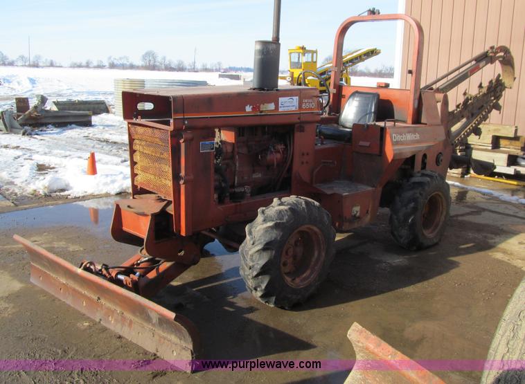 image for item L1845 1984 Ditch Witch 6510 trencher