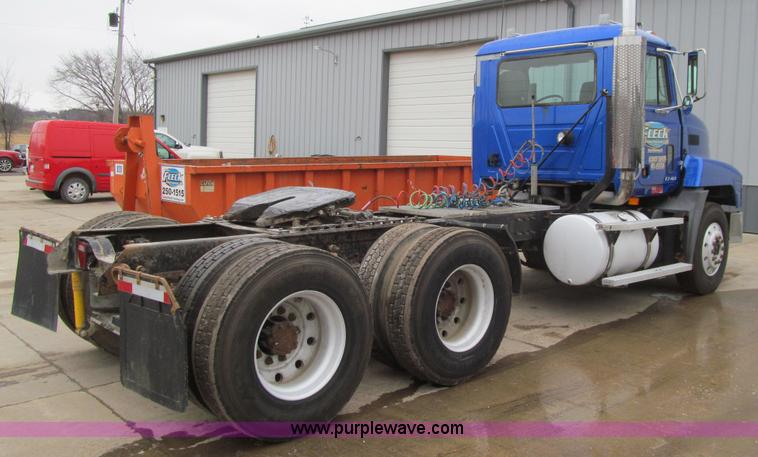 image for item L1850 1999 Mack CH613 semi truck