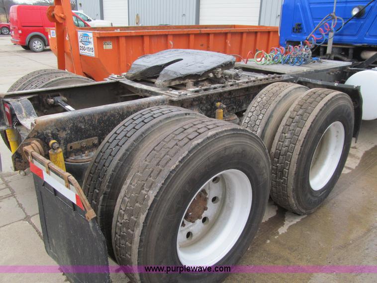 image for item L1850 1999 Mack CH613 semi truck