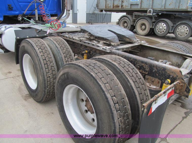 image for item L1850 1999 Mack CH613 semi truck