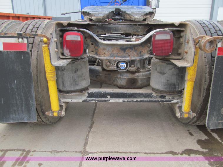 image for item L1850 1999 Mack CH613 semi truck