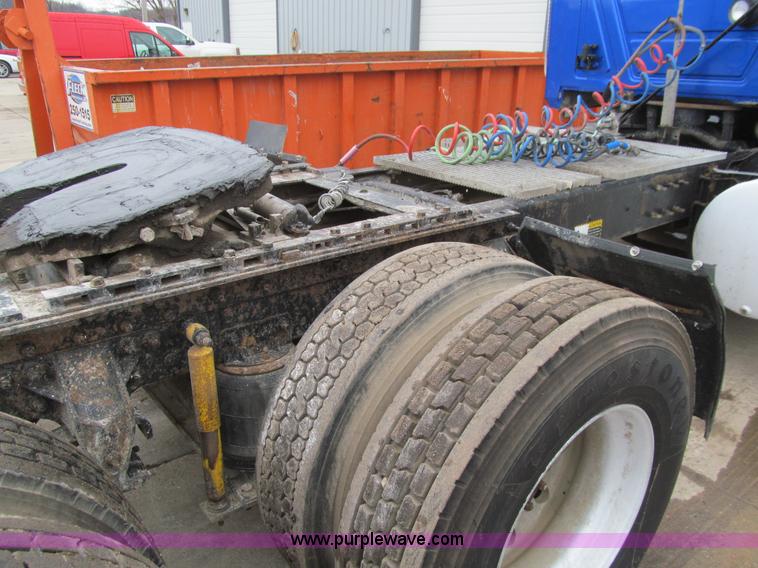 image for item L1850 1999 Mack CH613 semi truck