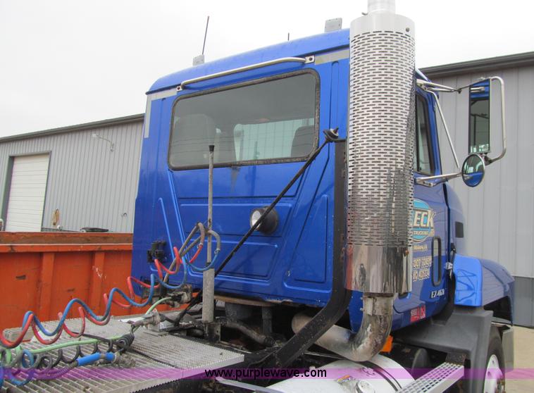 image for item L1850 1999 Mack CH613 semi truck