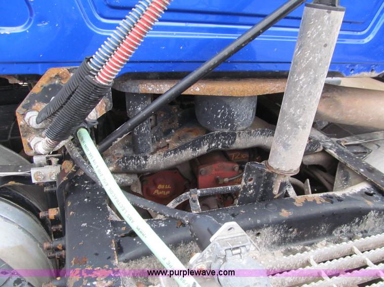 image for item L1850 1999 Mack CH613 semi truck