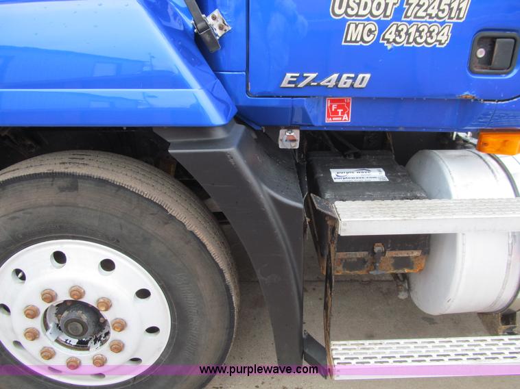 image for item L1850 1999 Mack CH613 semi truck