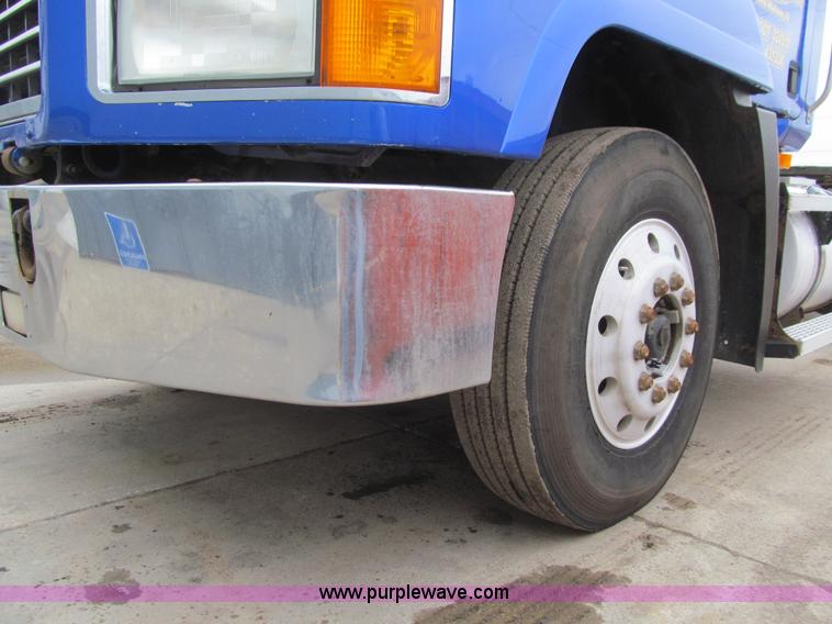 image for item L1850 1999 Mack CH613 semi truck