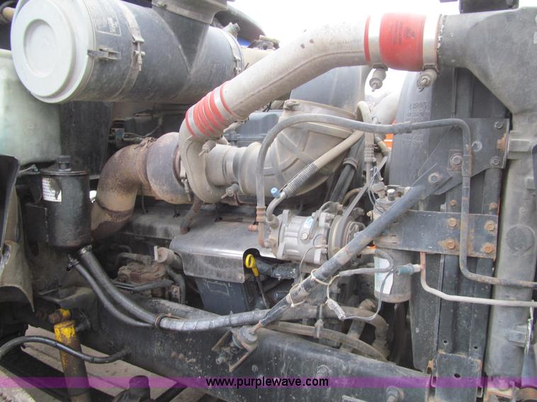 image for item L1850 1999 Mack CH613 semi truck