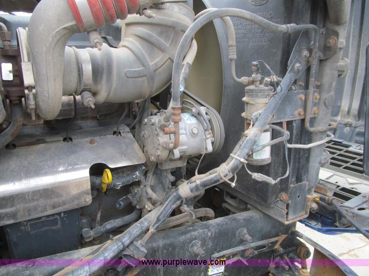 image for item L1850 1999 Mack CH613 semi truck