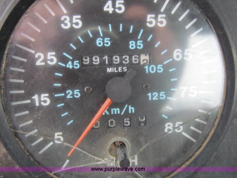 image for item L1850 1999 Mack CH613 semi truck