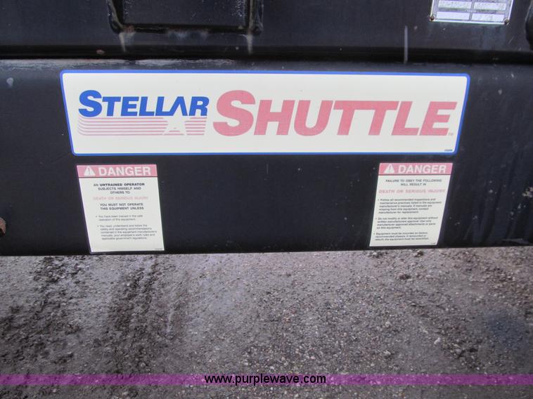 image for item L1854 2002 International 7300 hook truck