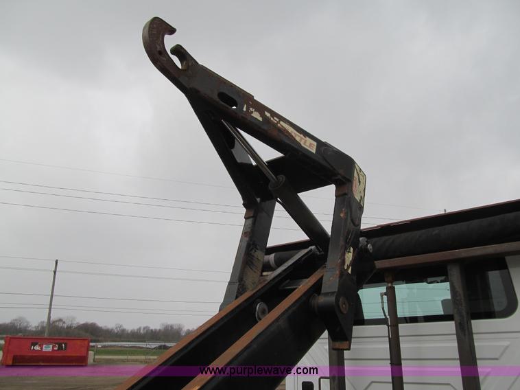 image for item L1854 2002 International 7300 hook truck