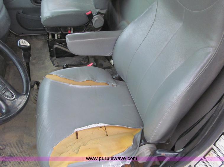 image for item L1854 2002 International 7300 hook truck