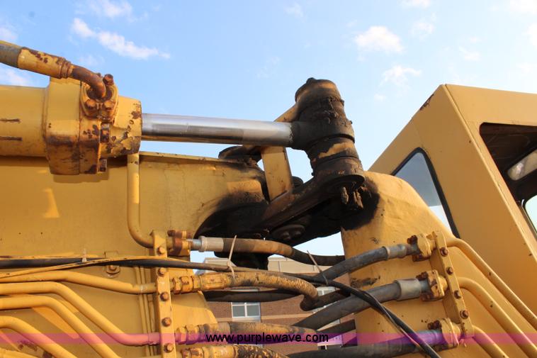 image for item L2288 1981 Caterpillar 613B elevating scraper
