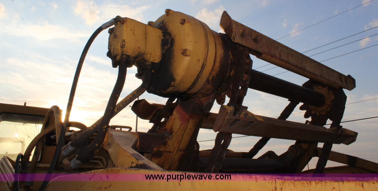 image for item L2288 1981 Caterpillar 613B elevating scraper