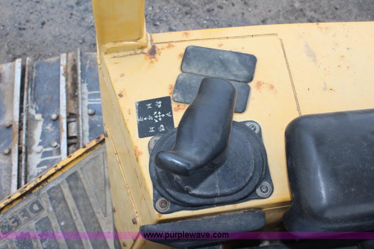 image for item L2363 2003 John Deere 450H dozer