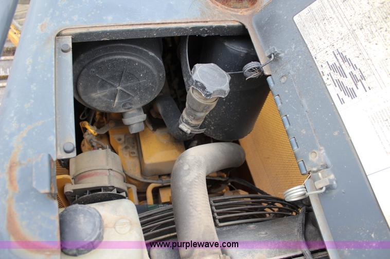 image for item L2363 2003 John Deere 450H dozer