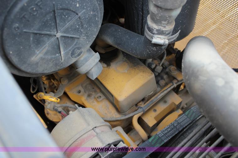 image for item L2363 2003 John Deere 450H dozer