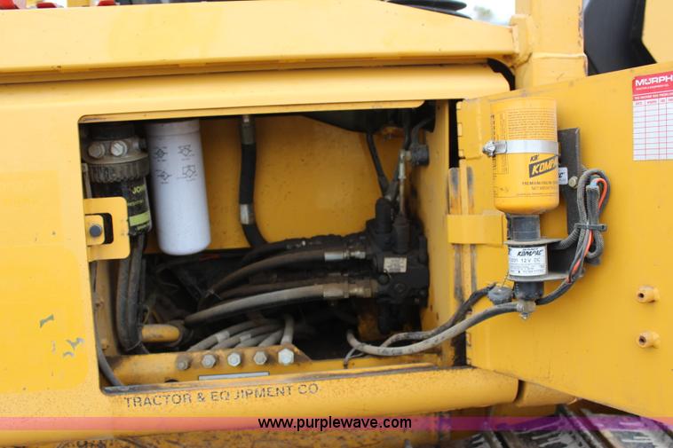 image for item L2363 2003 John Deere 450H dozer