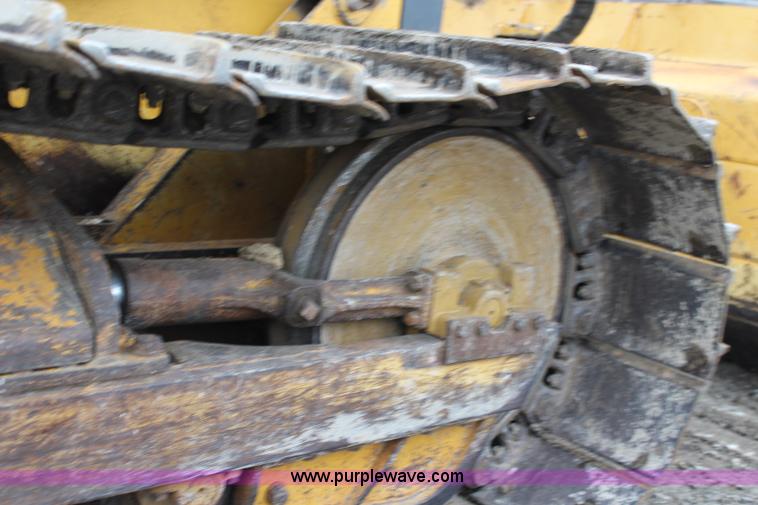 image for item L2363 2003 John Deere 450H dozer