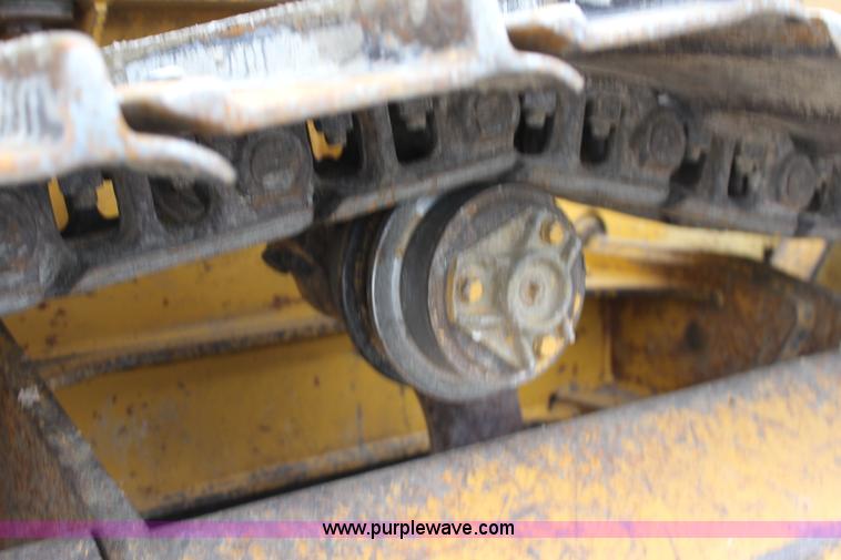 image for item L2363 2003 John Deere 450H dozer