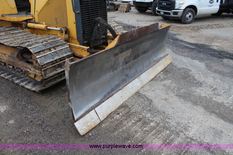 image for item L2363 2003 John Deere 450H dozer
