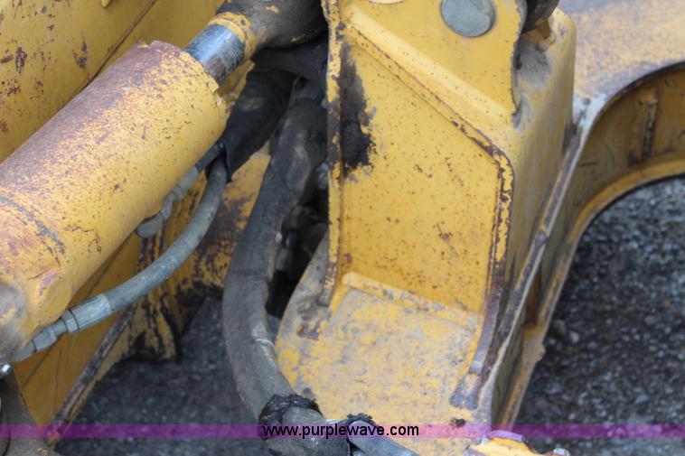 image for item L2363 2003 John Deere 450H dozer