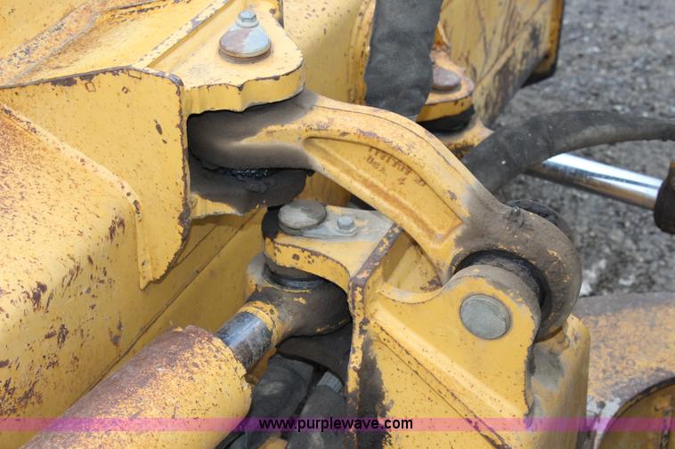 image for item L2363 2003 John Deere 450H dozer