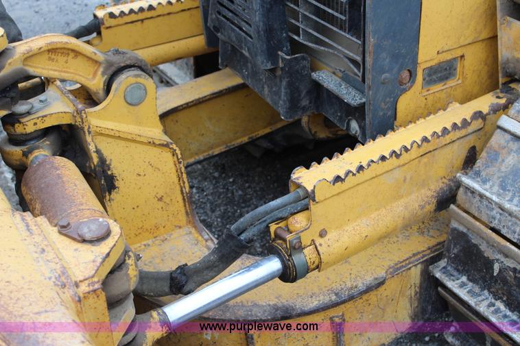 image for item L2363 2003 John Deere 450H dozer