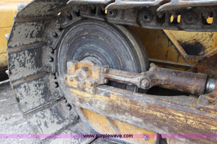 image for item L2363 2003 John Deere 450H dozer