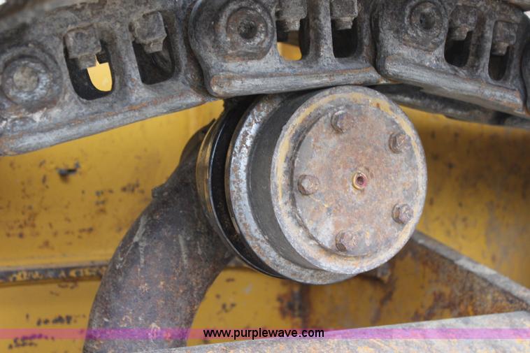 image for item L2363 2003 John Deere 450H dozer