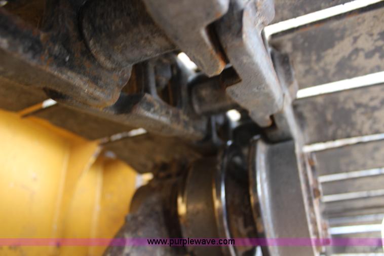 image for item L2363 2003 John Deere 450H dozer